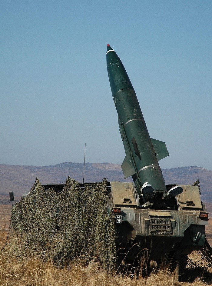 Tên lửa đạn đạo chiến thuật của Lục quân Nga tham gia tập trận